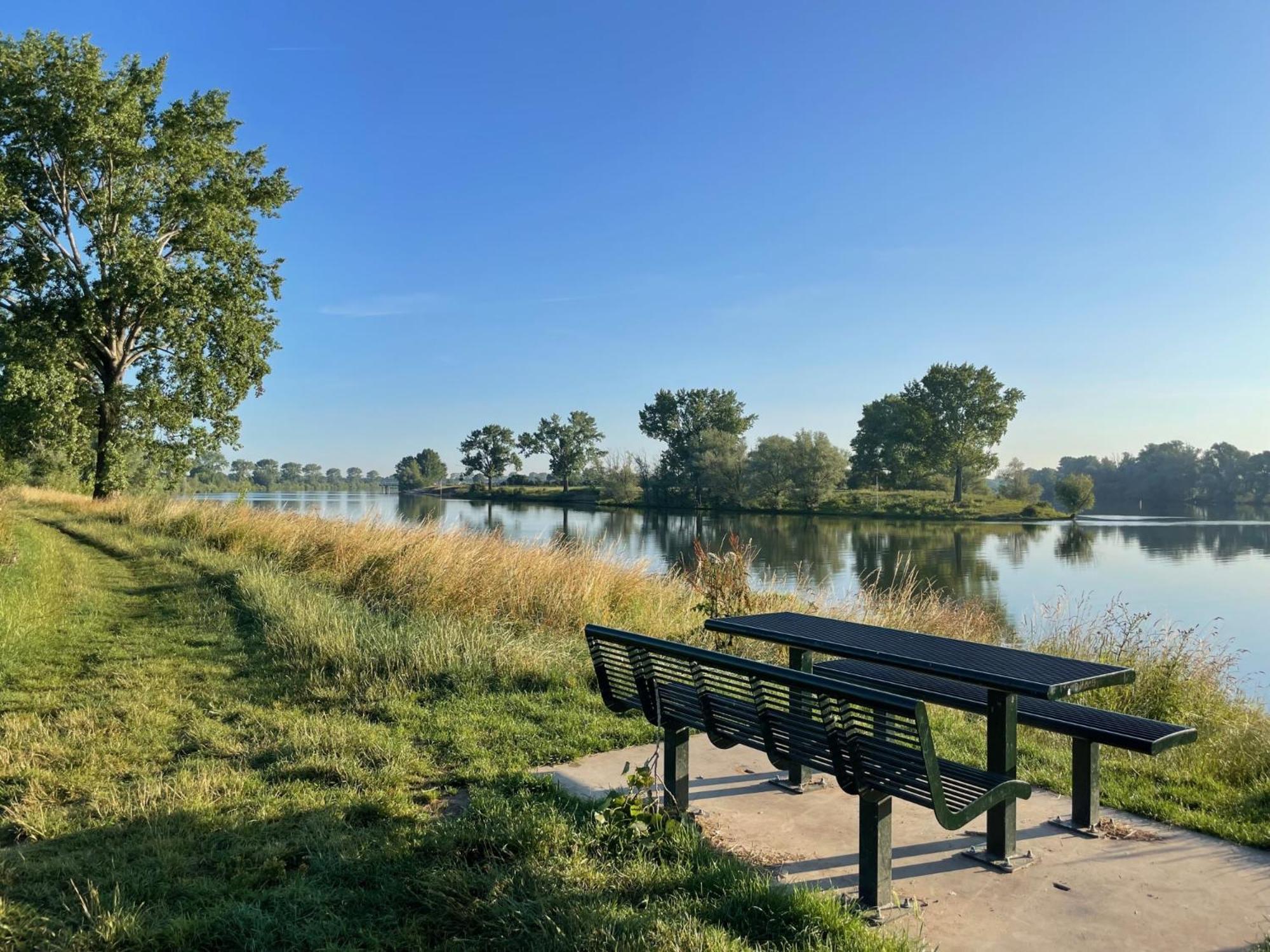 Langs De Maas Bed & Breakfast Boxmeer Dış mekan fotoğraf